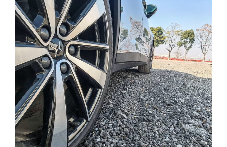 Polestar 2 Launch Edition 